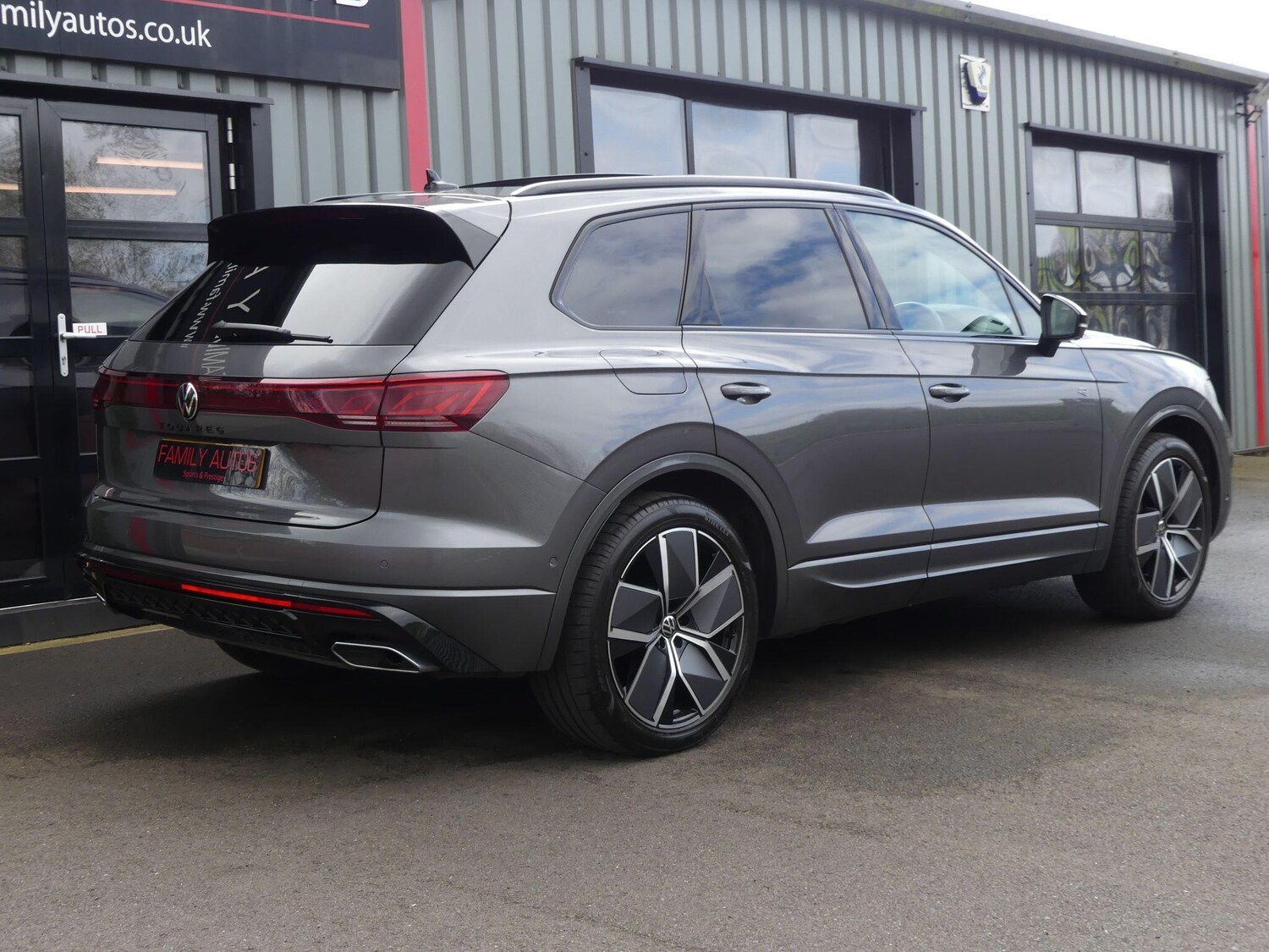 Used Volkswagen Touareg 2025 for sale - 78100175: Photo 7
