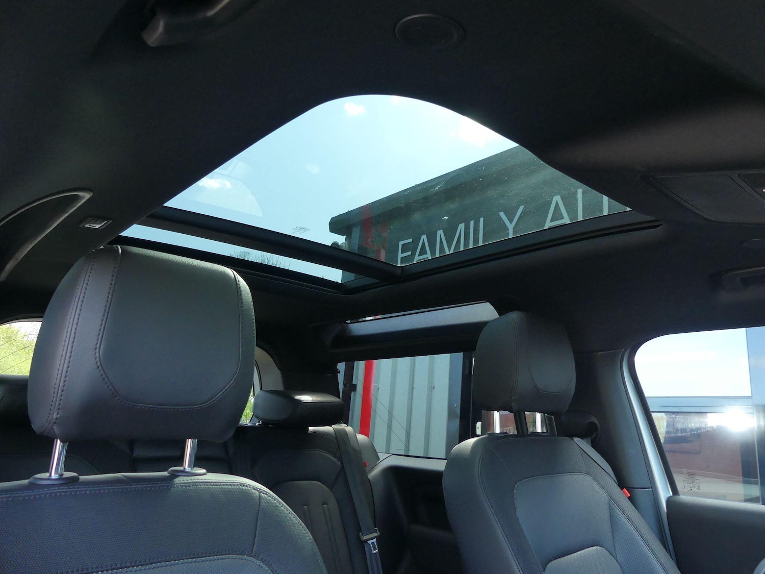 Used Land Rover Defender 2021 for sale - 76952822: Photo 12