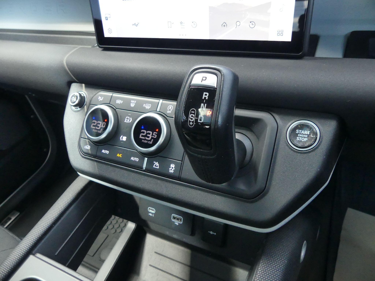 Used Land Rover Defender 2021 for sale - 76952822: Photo 14