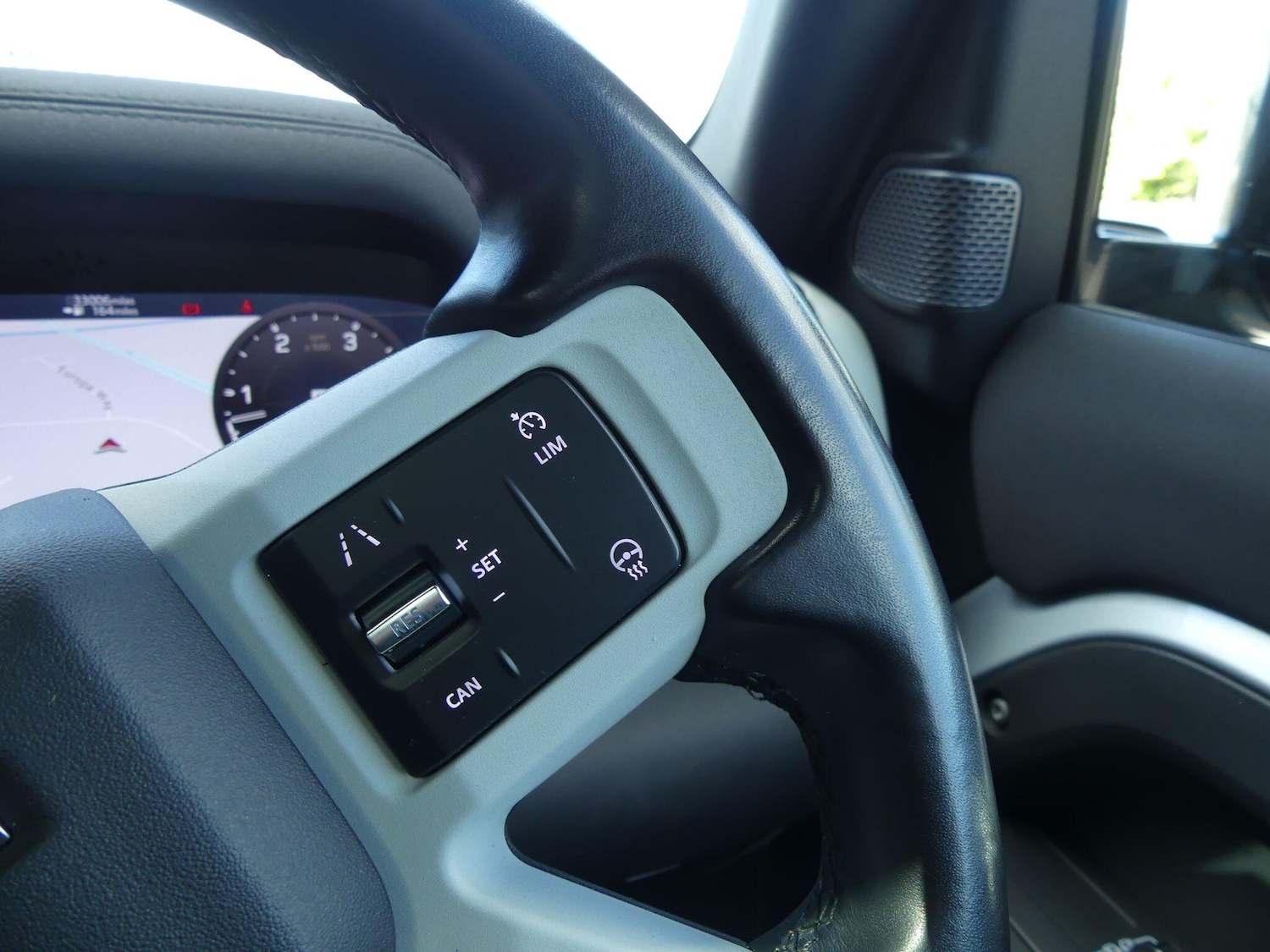 Used Land Rover Defender 2021 for sale - 76952822: Photo 19