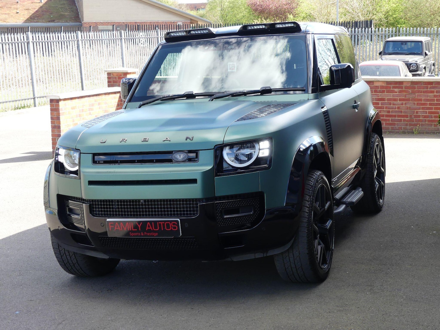 Used Land Rover Defender 2021 for sale - 76952822: Photo 2