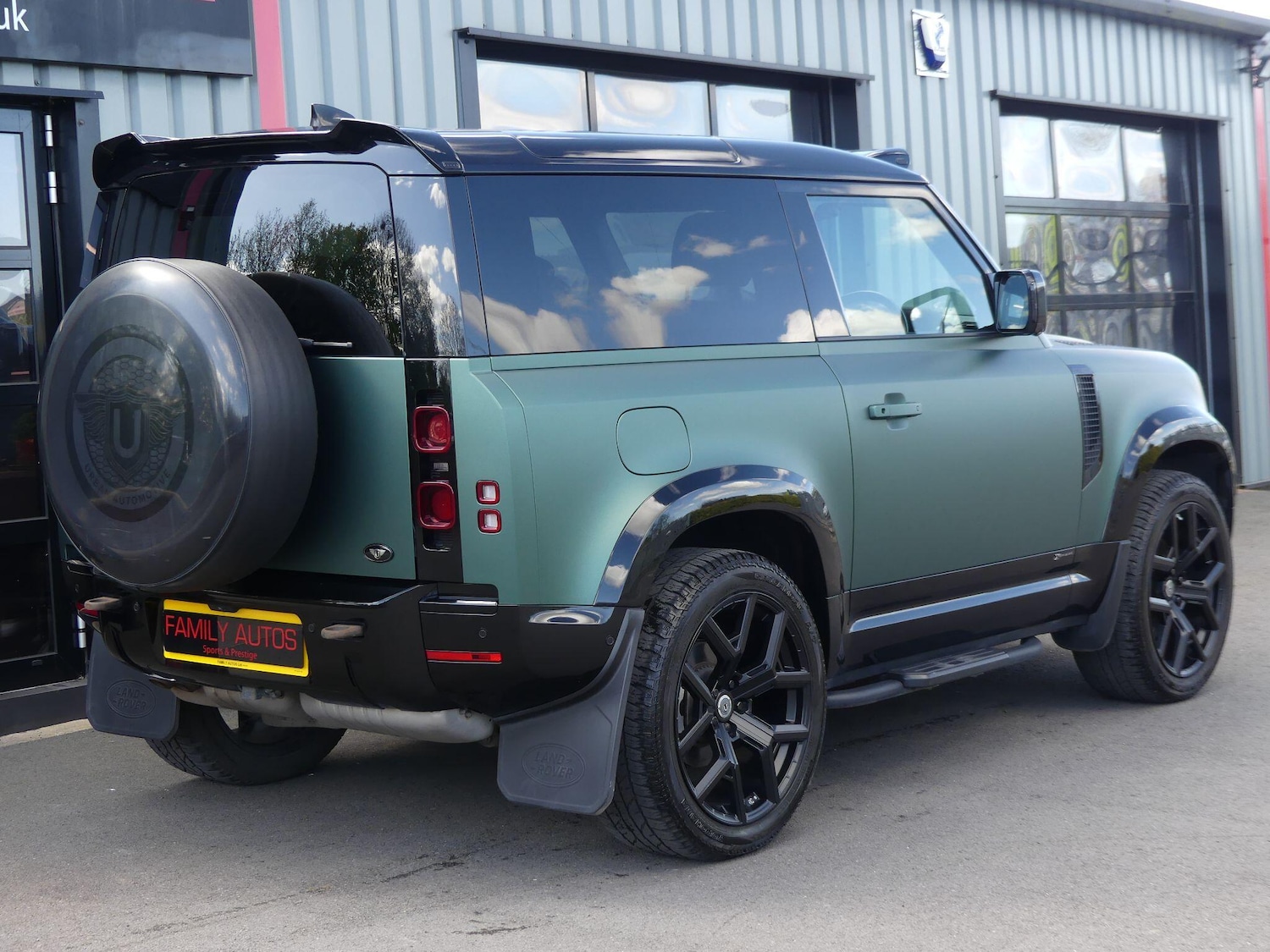 Used Land Rover Defender 2021 for sale - 76952822: Photo 5