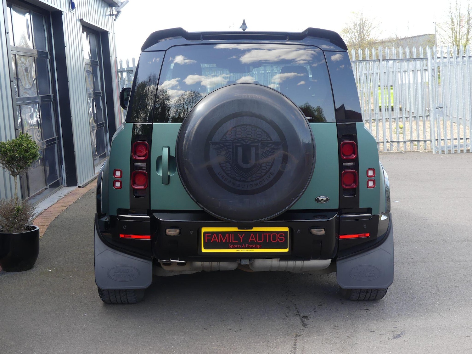 Used Land Rover Defender 2021 for sale - 76952822: Photo 6