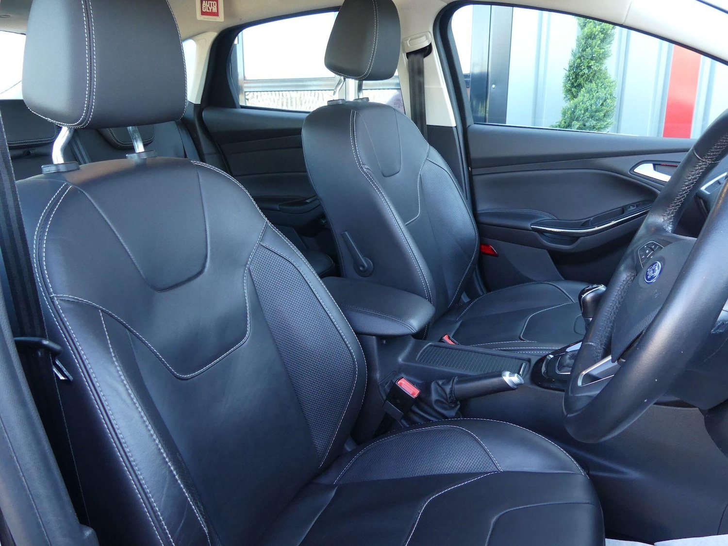 Used Ford Focus 2017 for sale - 77939822: Photo 2