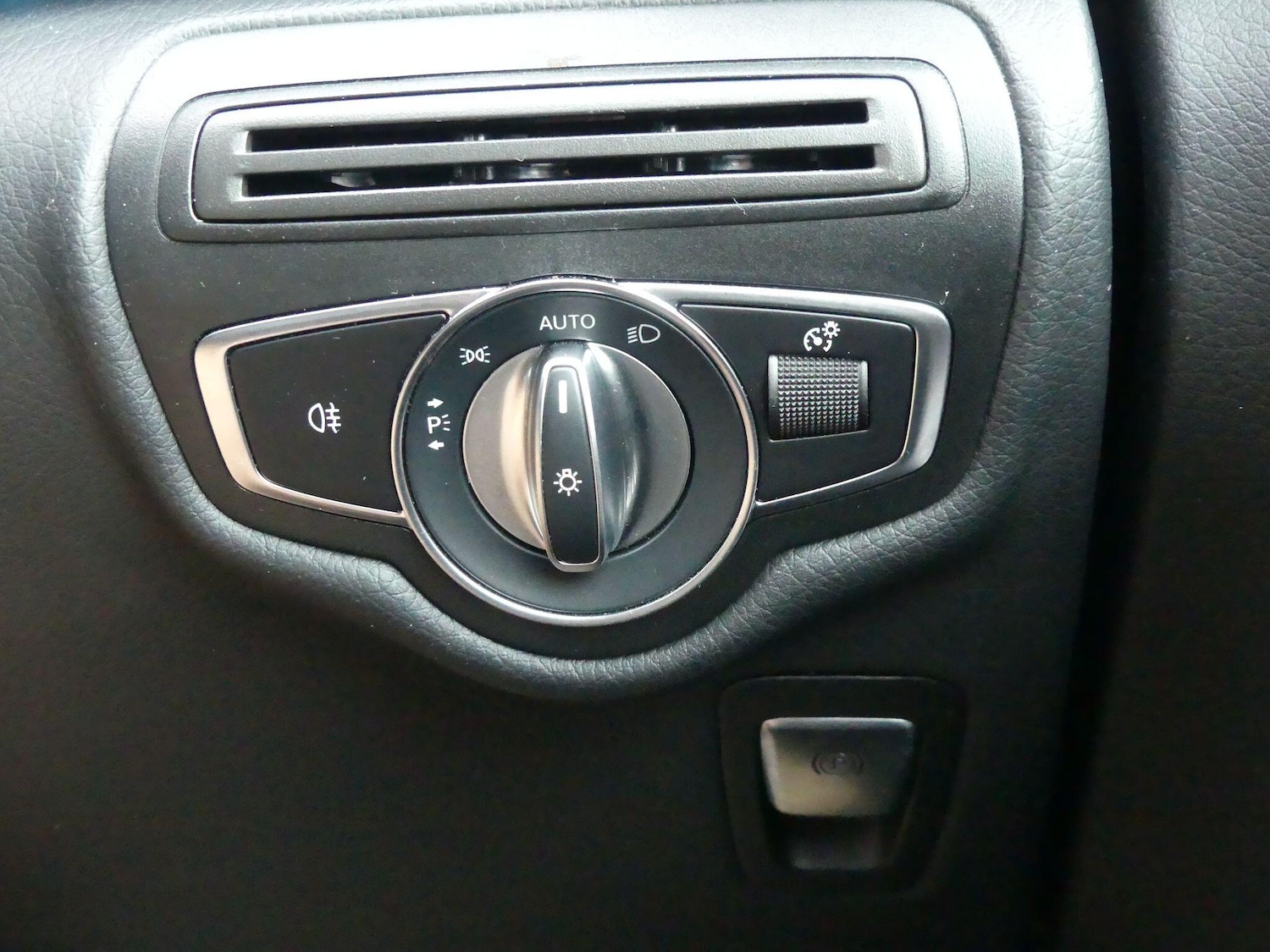 Used Mercedes-Benz V-Class 2024 for sale - 76992735: Photo 23