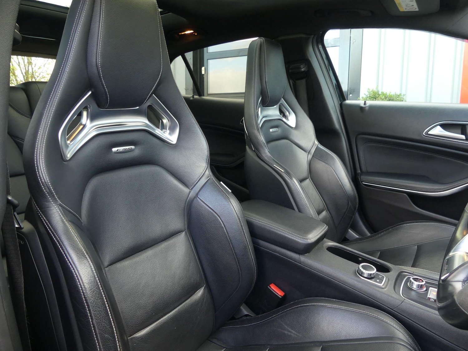 Used Mercedes-Benz GLA 2017 for sale - 76388029: Photo 2