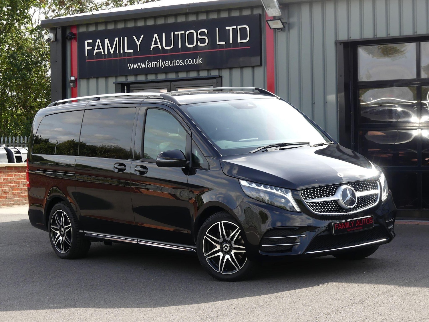 Used Mercedes-Benz V-Class 2023 for sale - 76152851: Photo 1