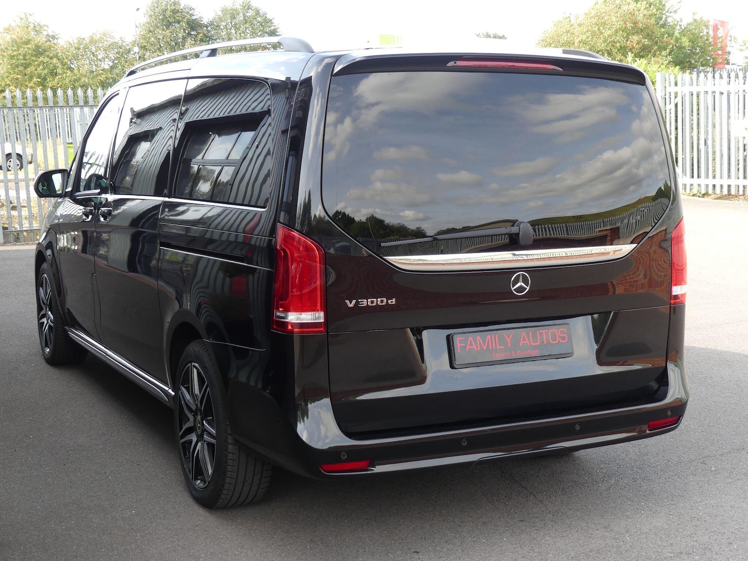 Used Mercedes-Benz V-Class 2023 for sale - 76152851: Photo 10