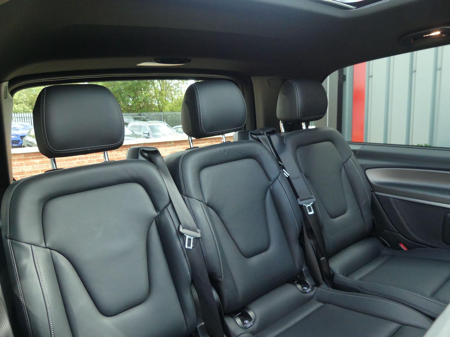 Used Mercedes-Benz V-Class 2023 for sale - 76152851: Photo 14