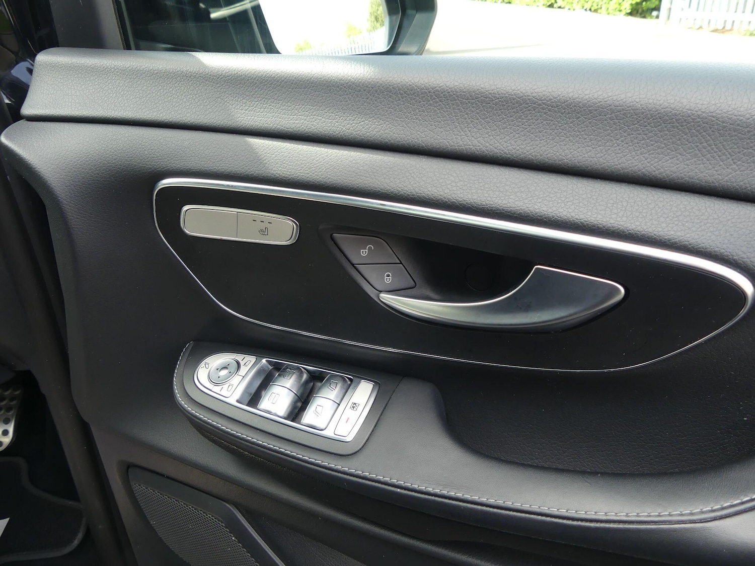 Used Mercedes-Benz V-Class 2023 for sale - 76152851: Photo 23