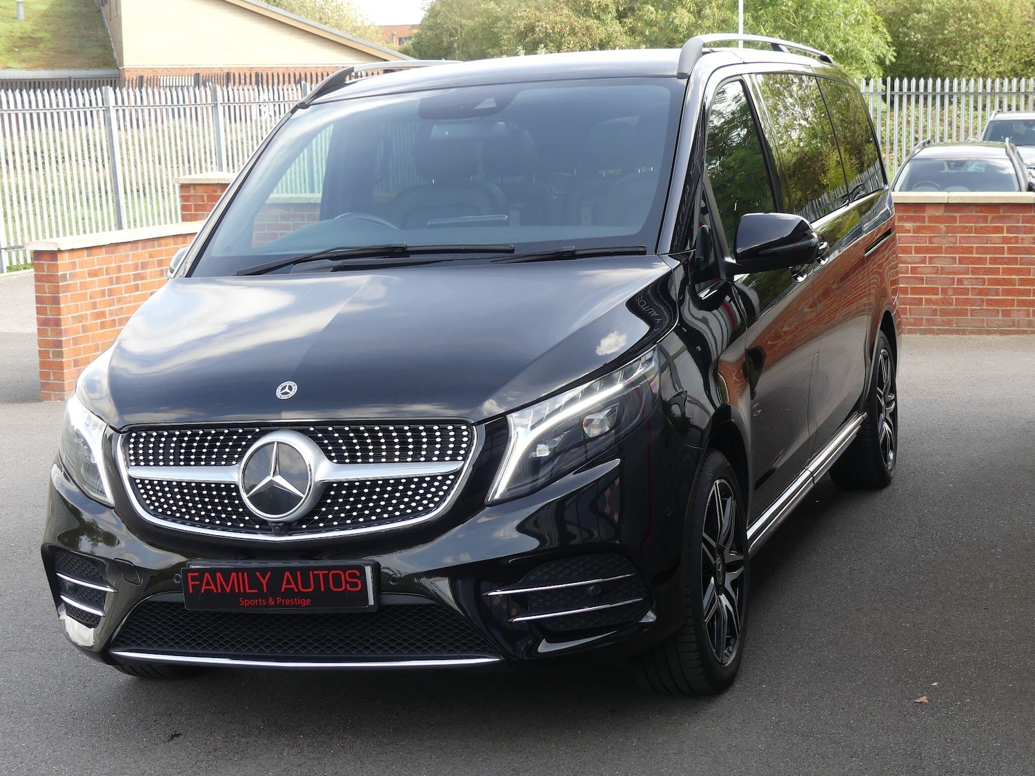 Used Mercedes-Benz V-Class 2023 for sale - 76152851: Photo 3