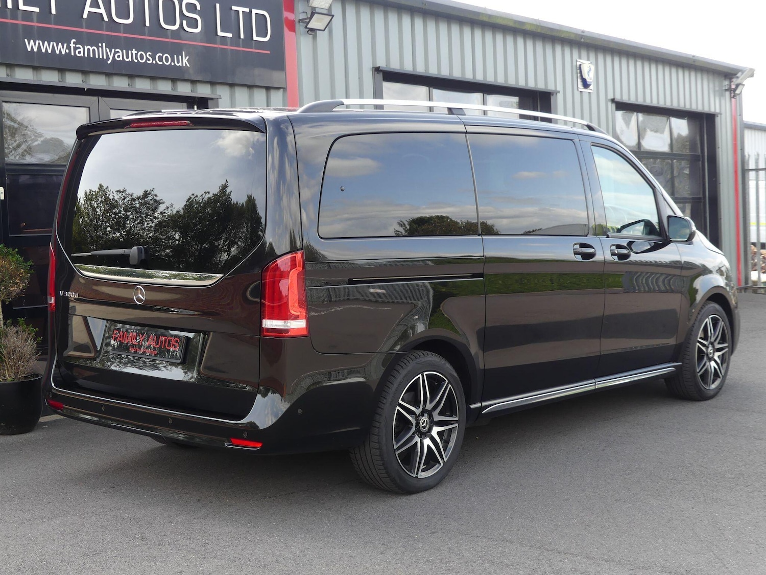 Used Mercedes-Benz V-Class 2023 for sale - 76152851: Photo 7