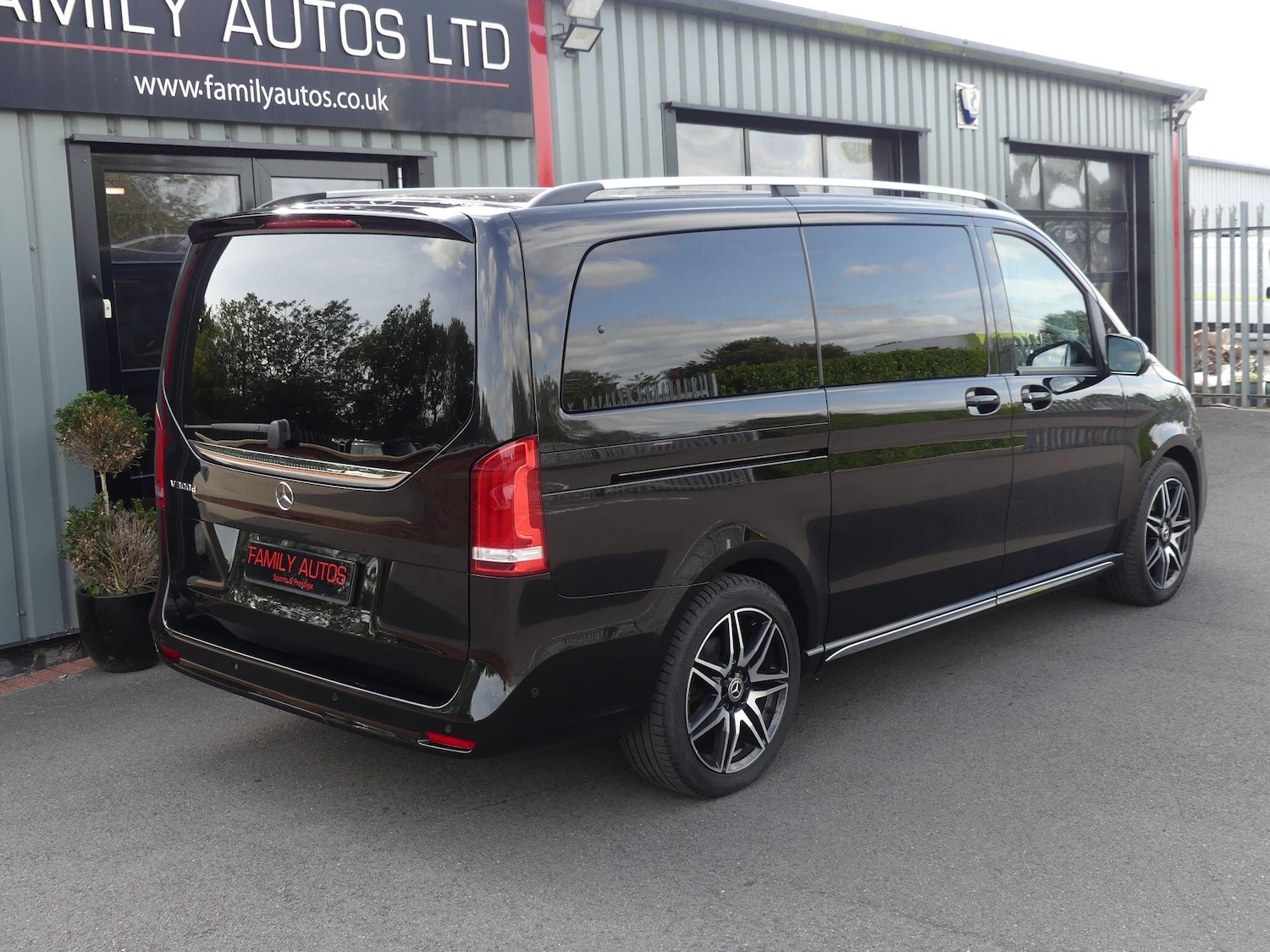 Used Mercedes-Benz V-Class 2023 for sale - 76152851: Photo 8