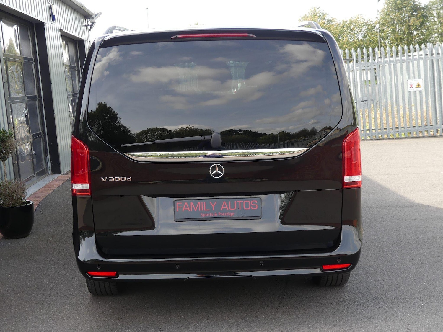 Used Mercedes-Benz V-Class 2023 for sale - 76152851: Photo 9