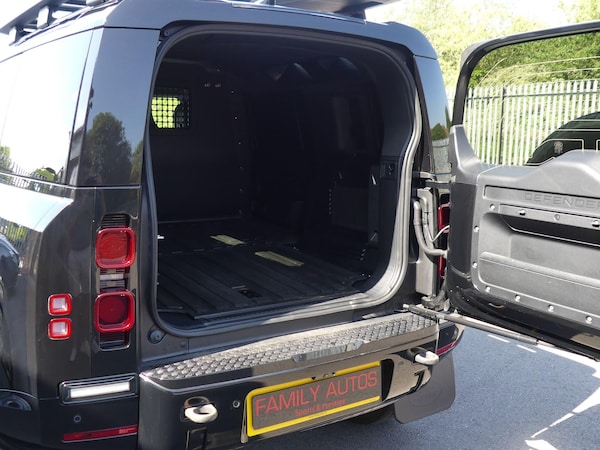 Used Land Rover Defender 110 2023 for sale - 75531053: Photo 12