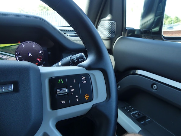 Used Land Rover Defender 110 2023 for sale - 75531053: Photo 26