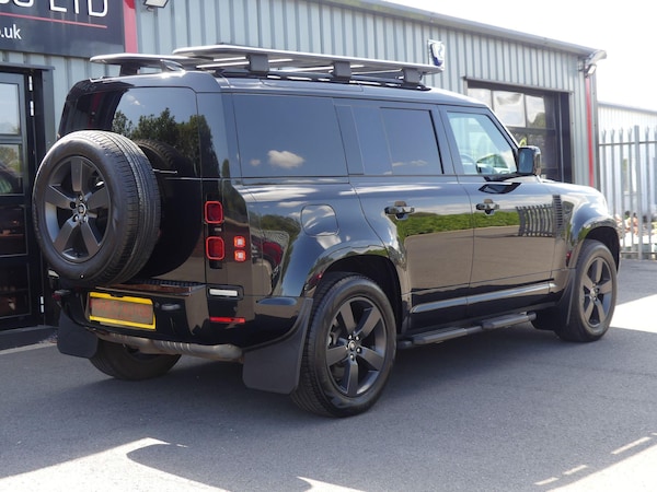 Used Land Rover Defender 110 2023 for sale - 75531053: Photo 9