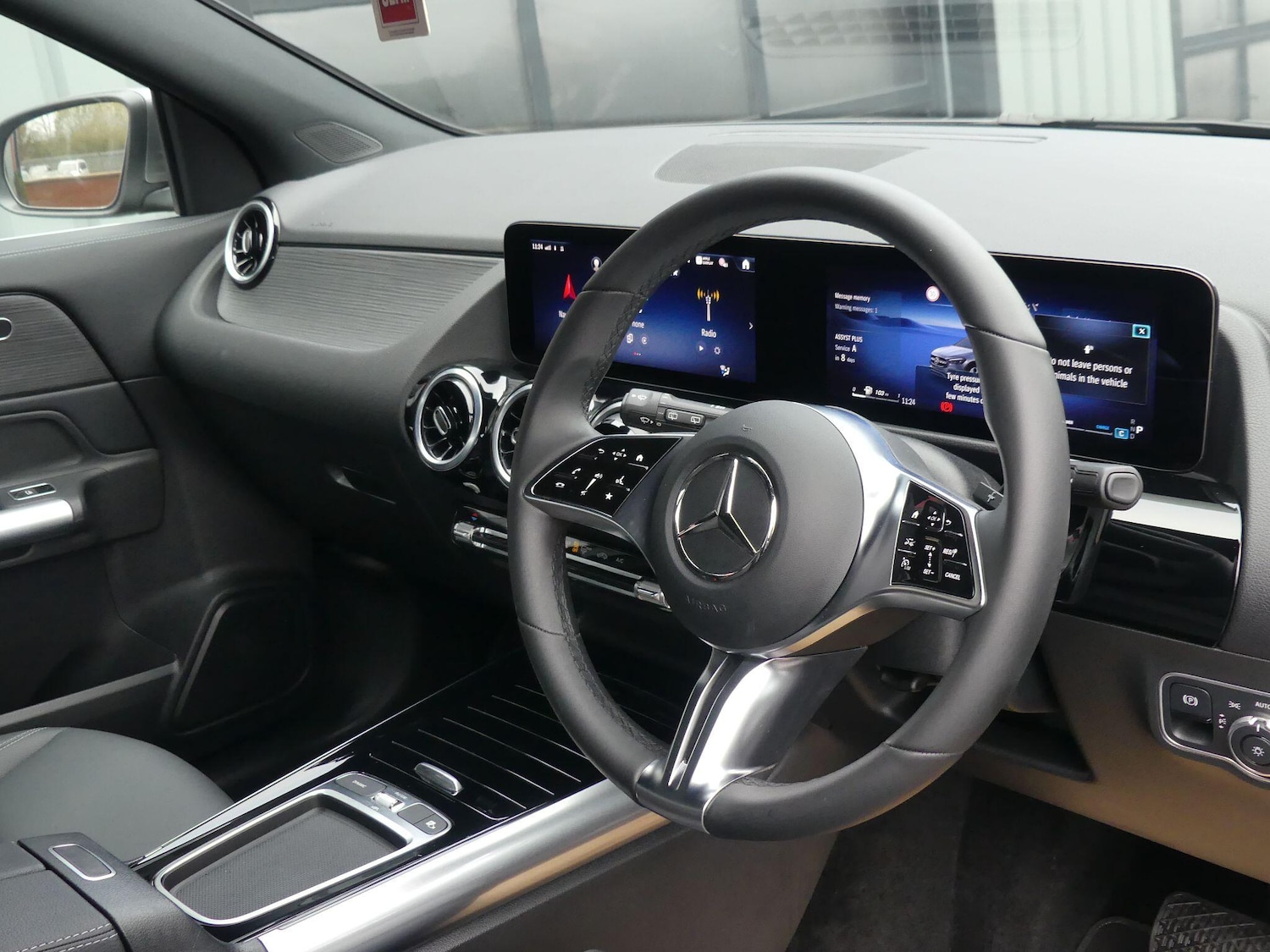 Used Mercedes-Benz GLA 2024 for sale - 76802301: Photo 11