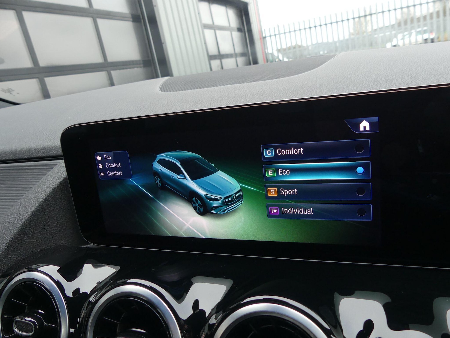 Used Mercedes-Benz GLA 2024 for sale - 76802301: Photo 21