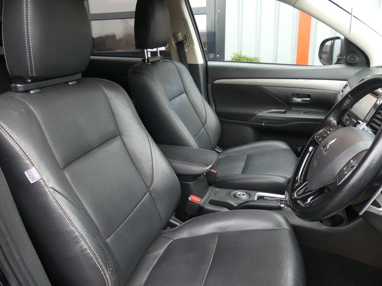Used Mitsubishi Outlander 2015 for sale - 77015701: Photo 2