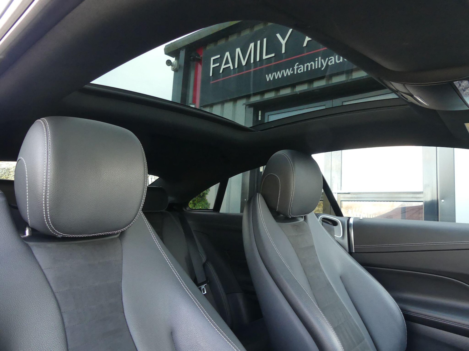 Used Mercedes-Benz E Class 2019 for sale - 77658068: Photo 2