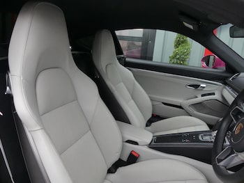 Used Porsche 718 Cayman 2024 for sale - 77279756: Photo