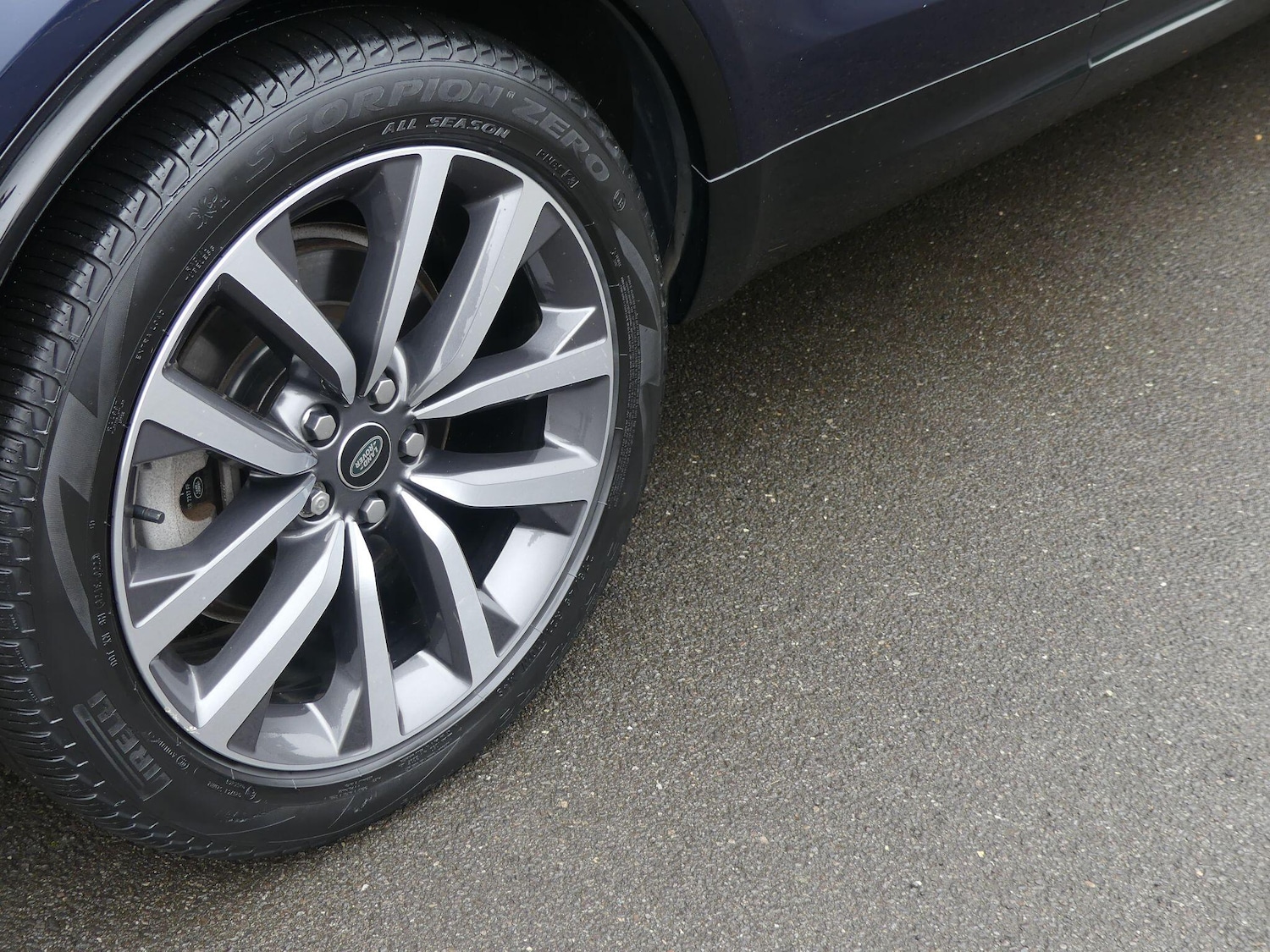 Used Land Rover Discovery 2023 for sale - 77510459: Photo 11