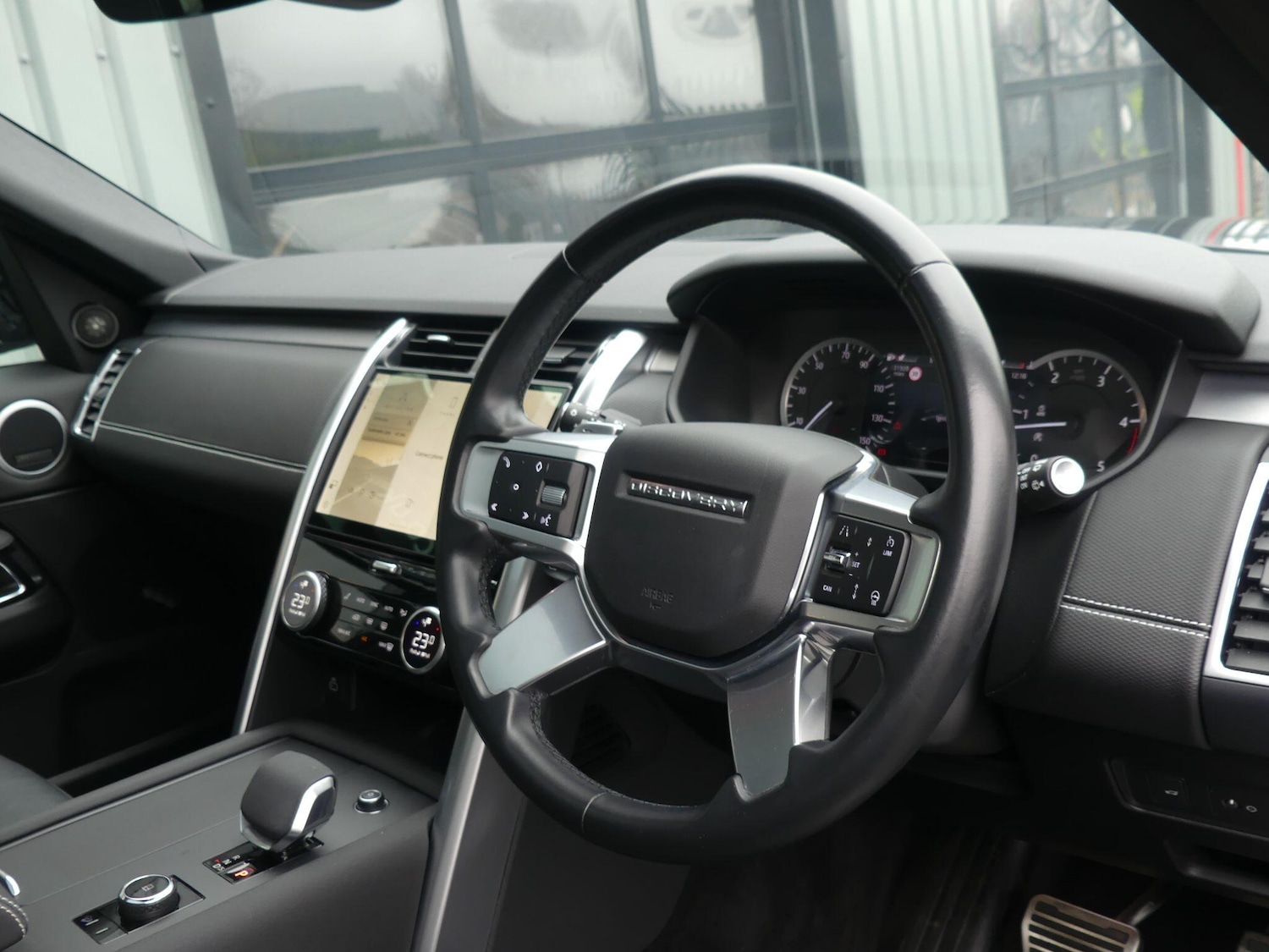 Used Land Rover Discovery 2023 for sale - 77510459: Photo 12