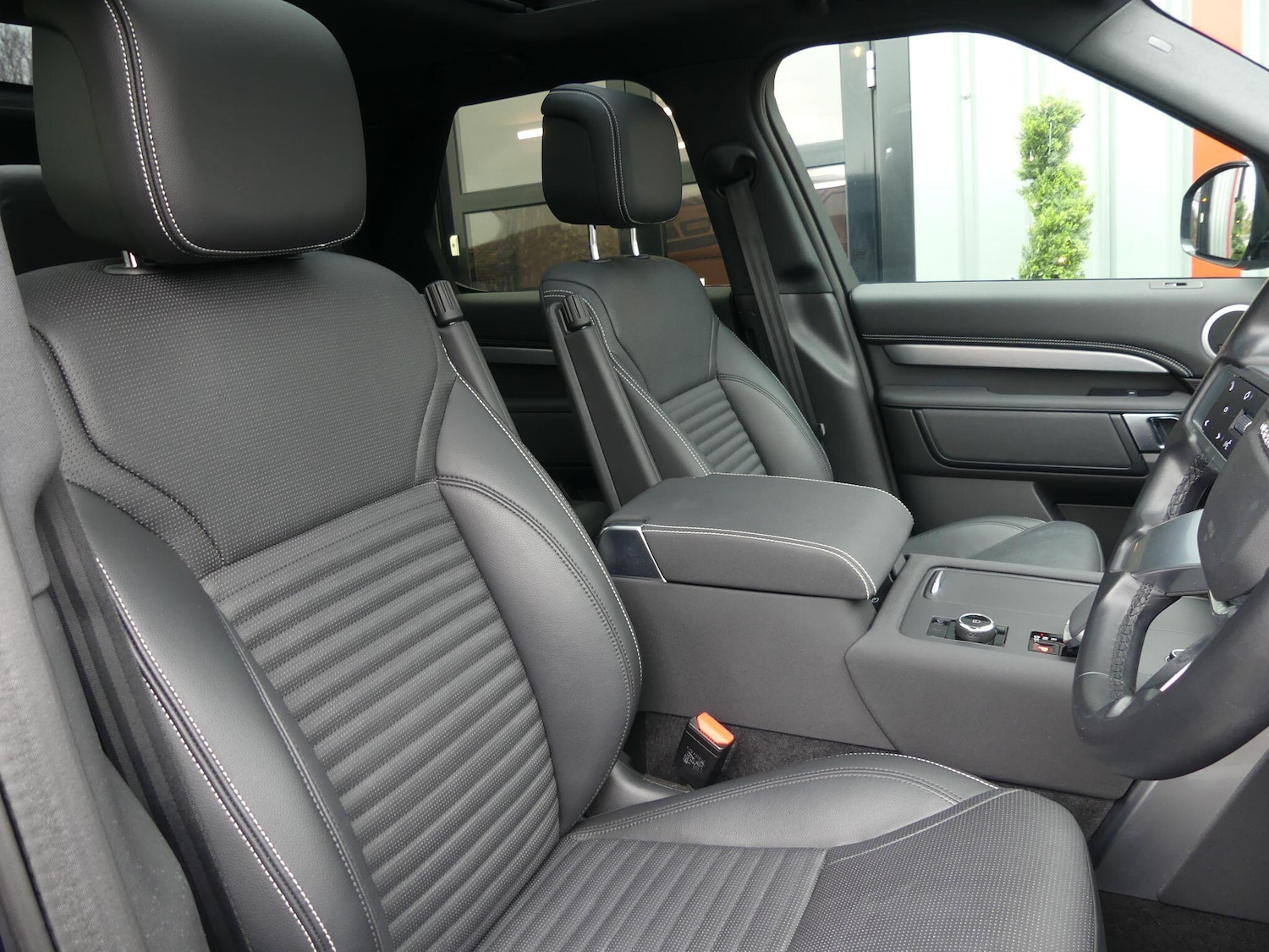 Used Land Rover Discovery 2023 for sale - 77510459: Photo 13