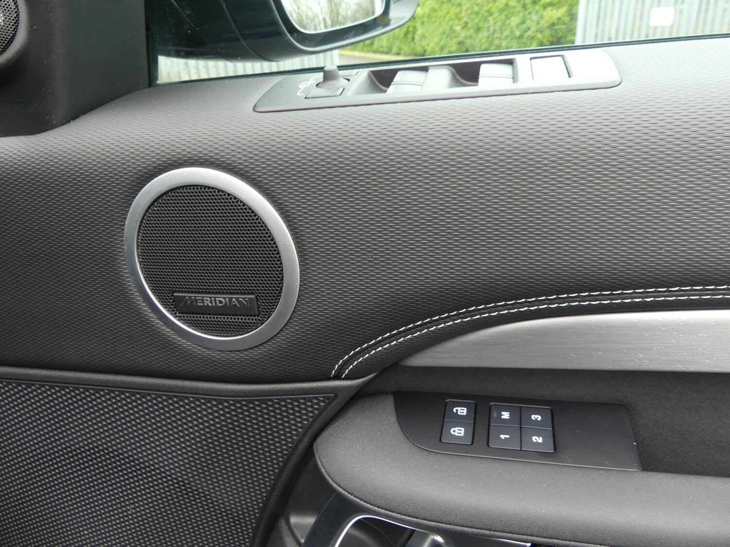 Used Land Rover Discovery 2023 for sale - 77510459: Photo 23