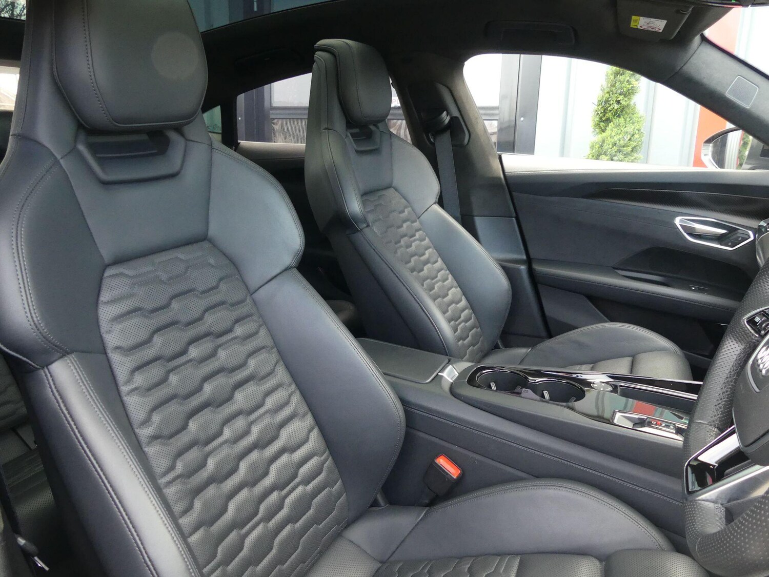 Used Audi e-tron GT 2022 for sale - 77737405: Photo 15