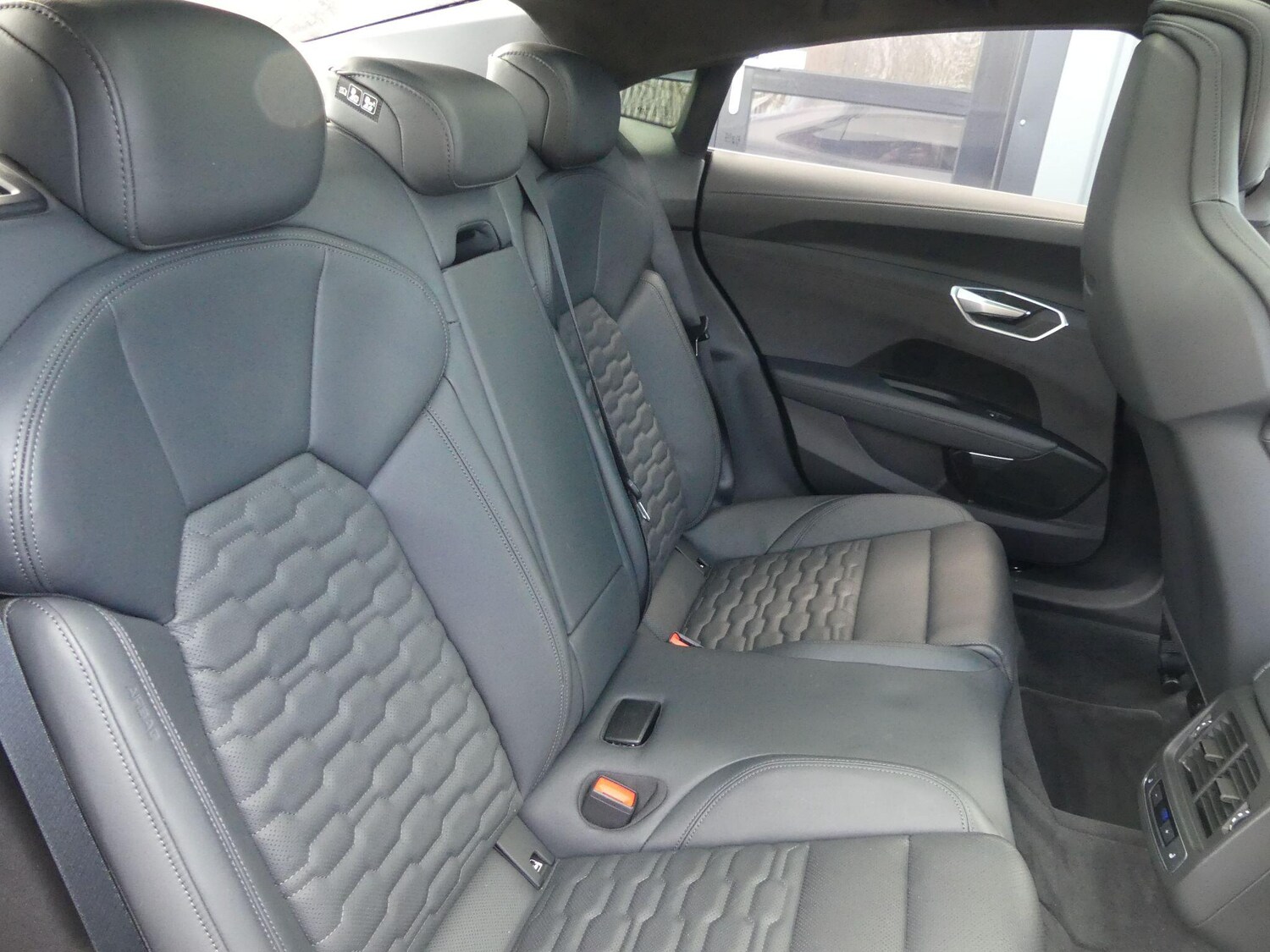 Used Audi e-tron GT 2022 for sale - 77737405: Photo 16