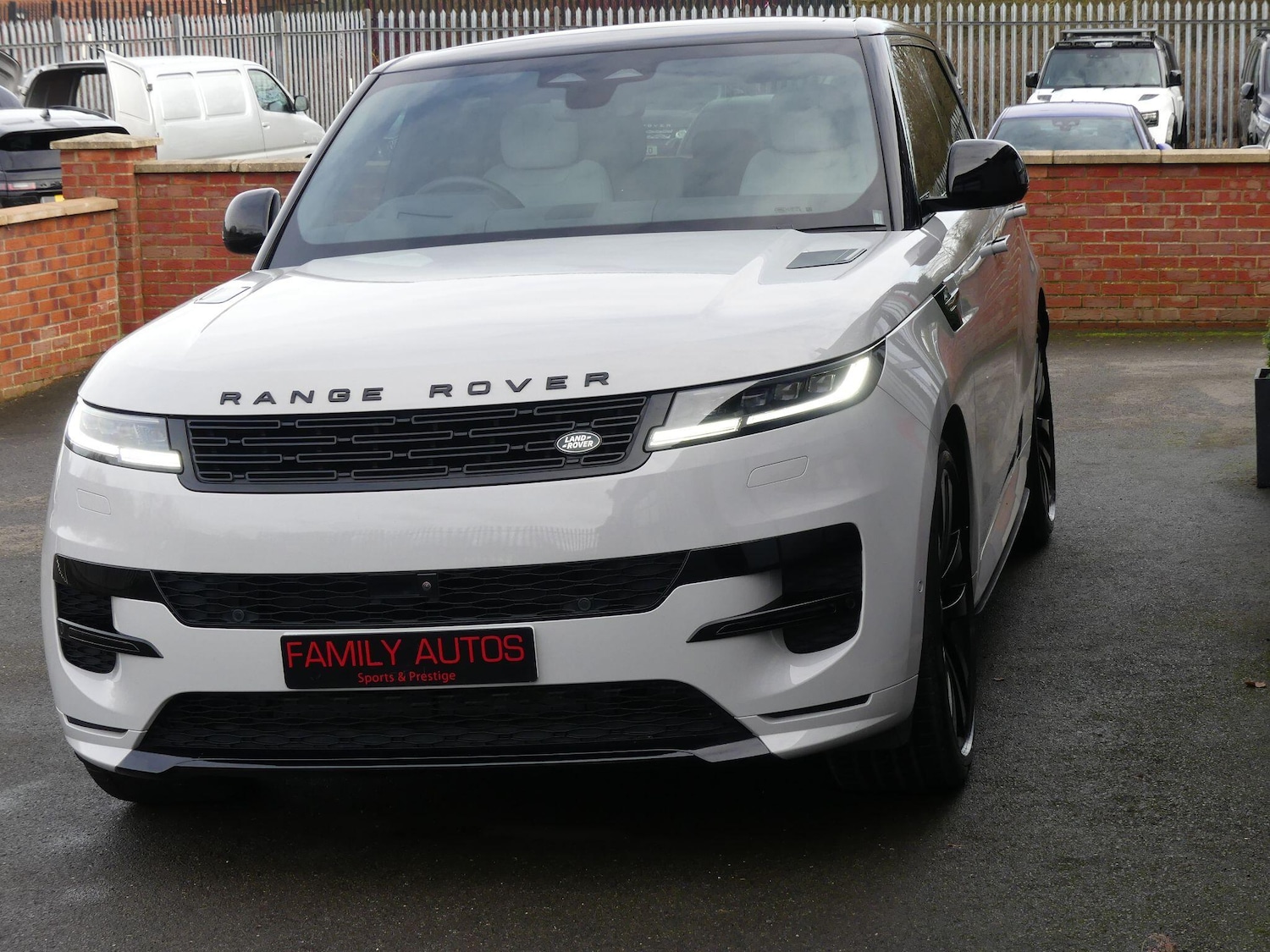 Used Land Rover Range Rover Sport 2025 for sale - 77496852: Photo 3