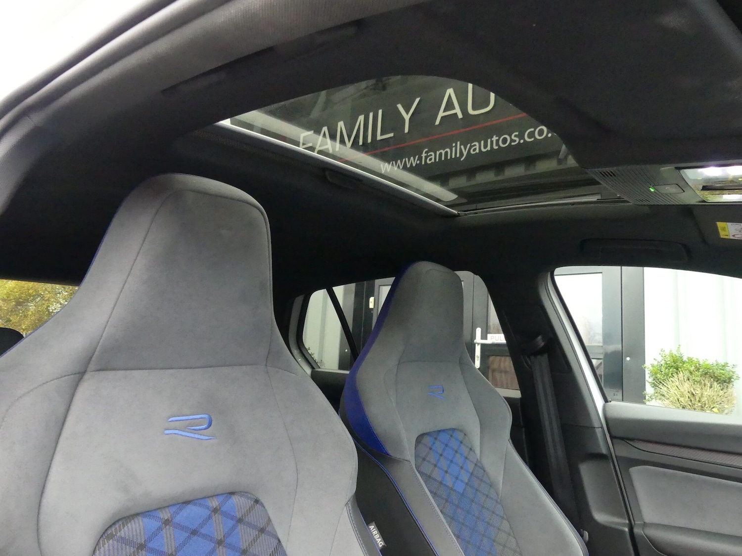 Used Volkswagen Golf 2023 for sale - 76521868: Photo 2