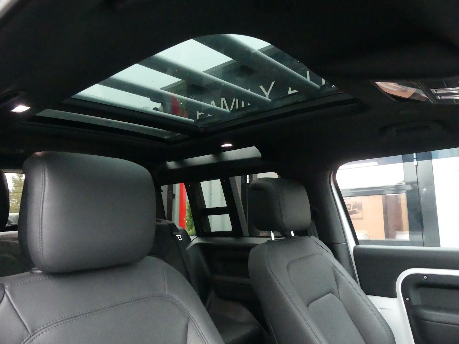 Used Land Rover Defender 2025 for sale - 77456282: Photo 2