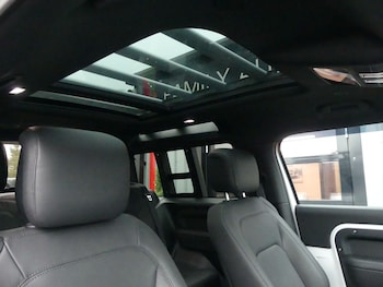 Used Land Rover Defender 2025 for sale - 77456282: Photo