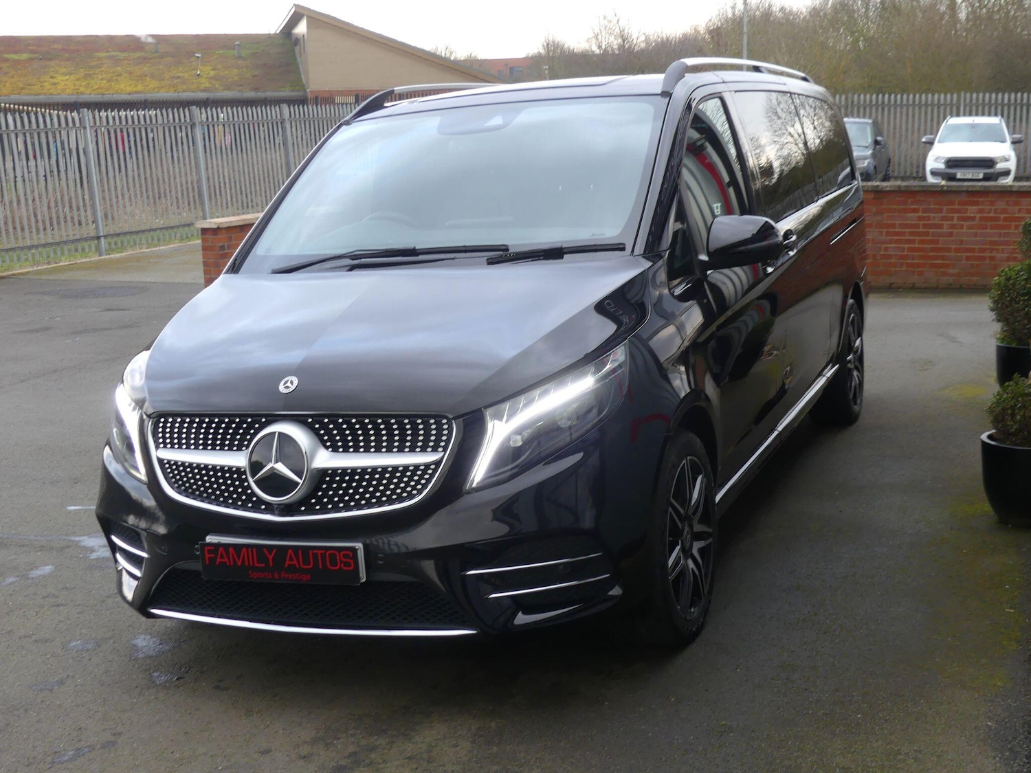 Used Mercedes-Benz V-Class 2022 for sale - 77387227: Photo 2