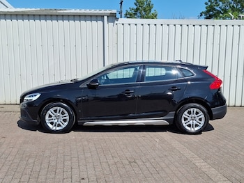 Used Volvo V40 2018 for sale - 79332518: Photo