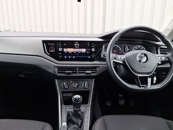 Used Volkswagen Polo 2018 for sale - 78252899: Photo