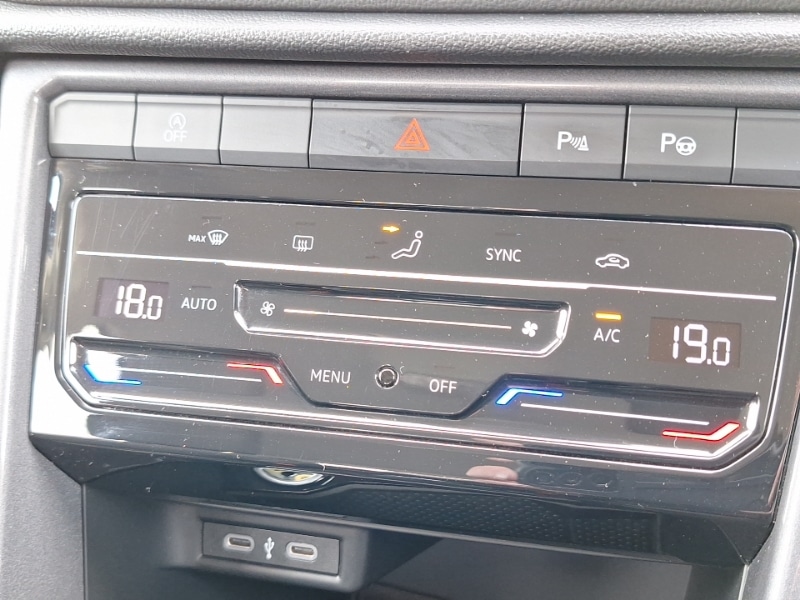 Used Volkswagen T-Roc 2024 for sale - 76779757: Photo 11