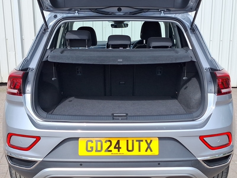 Used Volkswagen T-Roc 2024 for sale - 76779757: Photo 8