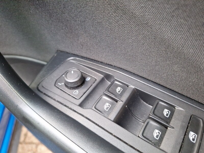 Used Volkswagen T-Roc 2023 for sale - 77987951: Photo 13