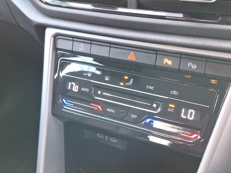 Used Volkswagen T-Roc 2023 for sale - 77987951: Photo 17