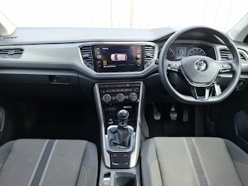 Used Volkswagen T-Roc 2020 for sale - 79447663: Photo