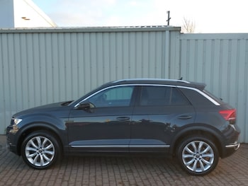 Used Volkswagen T-Roc 2020 for sale - 76560441: Photo