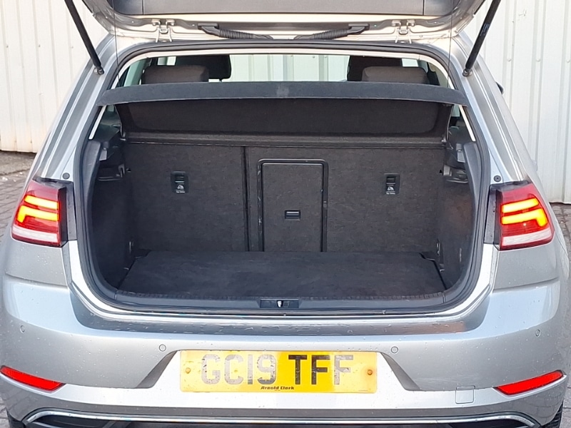 Used Volkswagen Golf 2019 for sale - 77223744: Photo 8