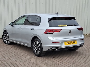 Used Volkswagen Golf 2022 for sale - 76120939: Photo 3