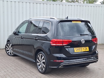 Used Volkswagen Touran 2019 for sale - 76055202: Photo