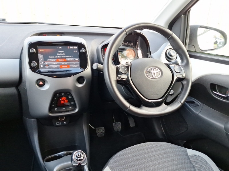 Used Toyota AYGO 2019 for sale - 76233550: Photo 10