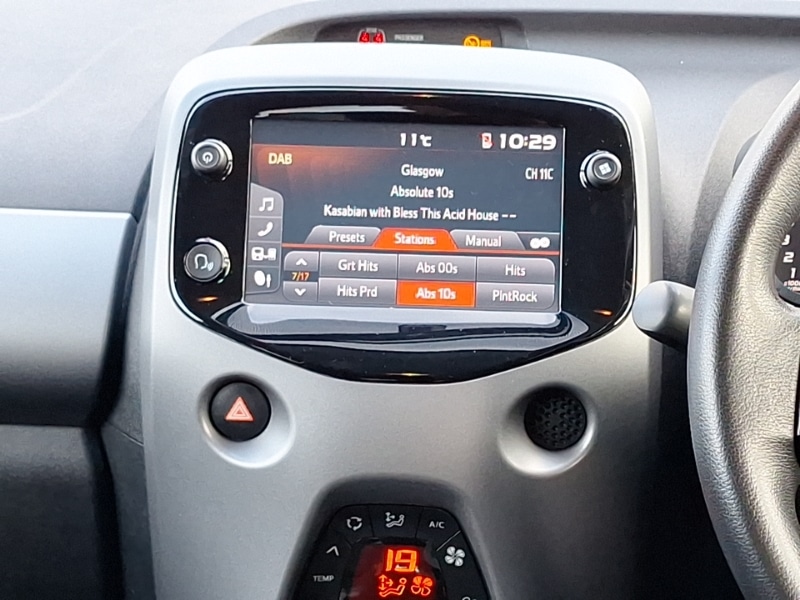 Used Toyota AYGO 2019 for sale - 76233550: Photo 11